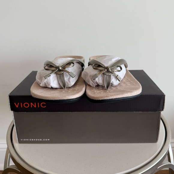 New In Box Vionic Women's Bella II Thong Sandals - Pewter - Picture 4 of 6